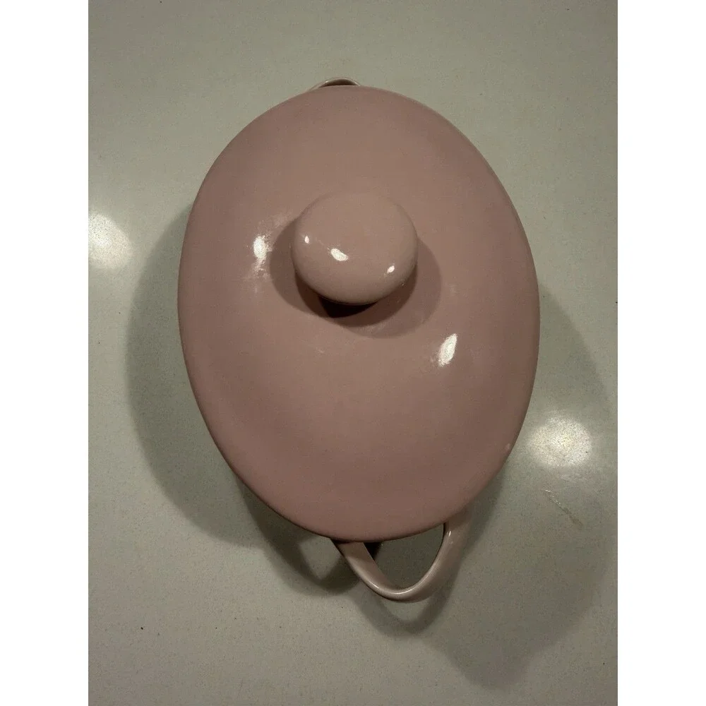Karen Neuburger KN Small Covered Casserole‎ Soft Pink Glossy